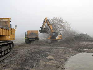 Deux jours et demi ont été nécessaires pour creuser les 600m2 de la mare (photo Cathy Zell, LPO Alsace)